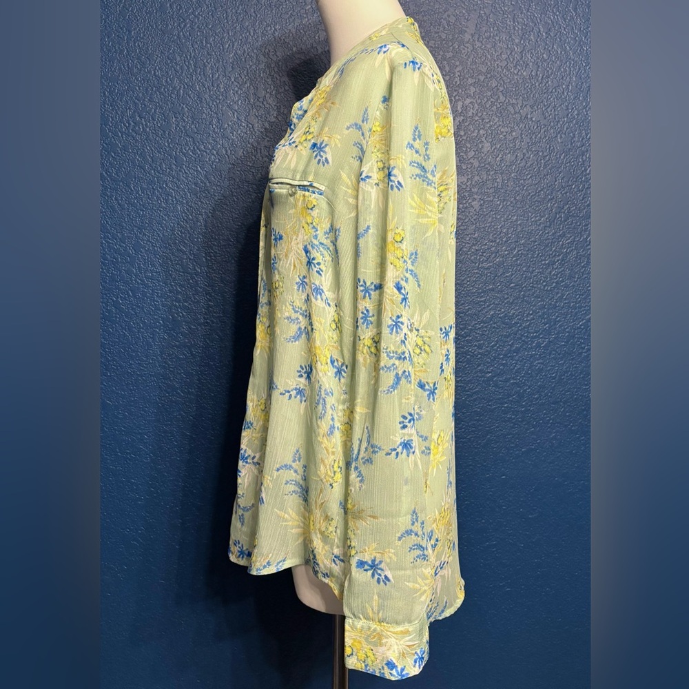 🌼2/$40 🌼KUT from the Kloth NWT Floral Print Chiffon Button-up, Long-sleeve - Picture 3 of 16